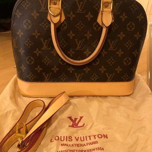 NOT AUTHENTIC Louis Vuitton purse
